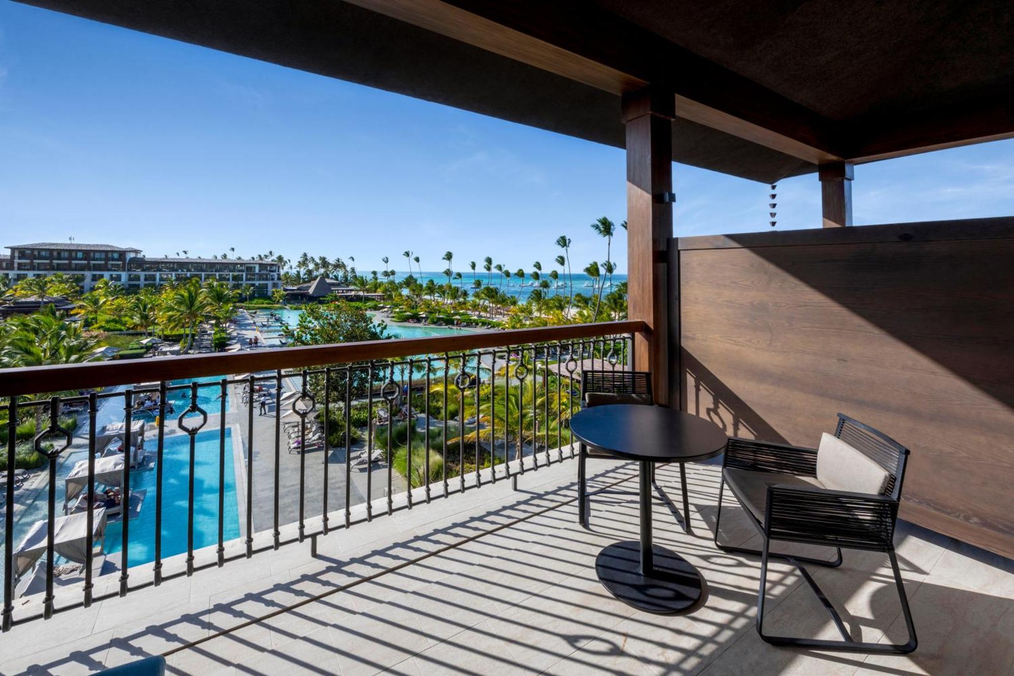 Resort King Ocean View Junior Suite