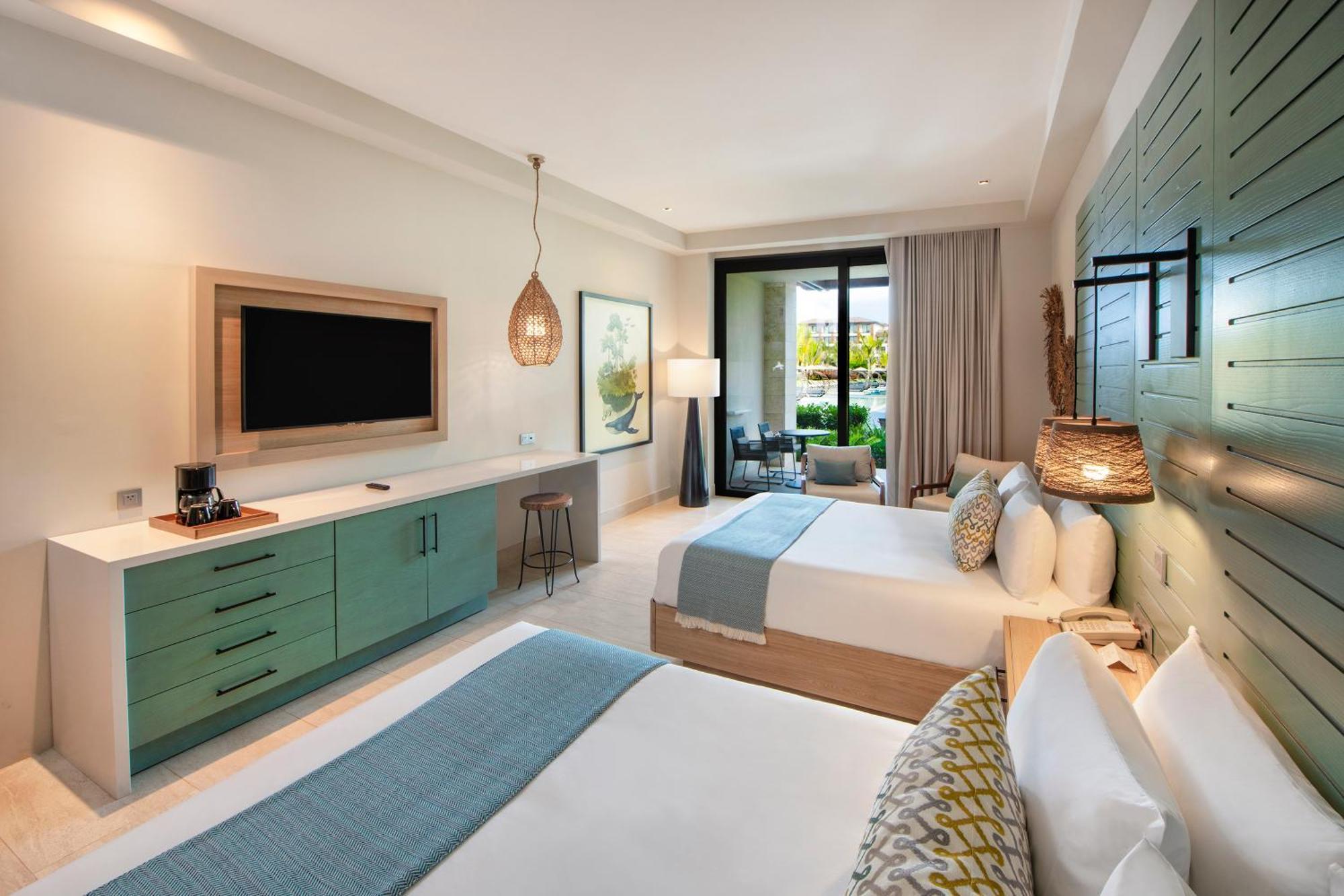 Resort Queen Pool View Junior Suite